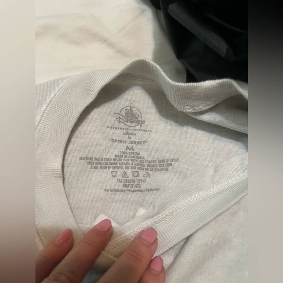 Disney Parks Disneyland Spirit Jersey Rainbow Tie Dye Pineapple Size Medium - Picture 4 of 4